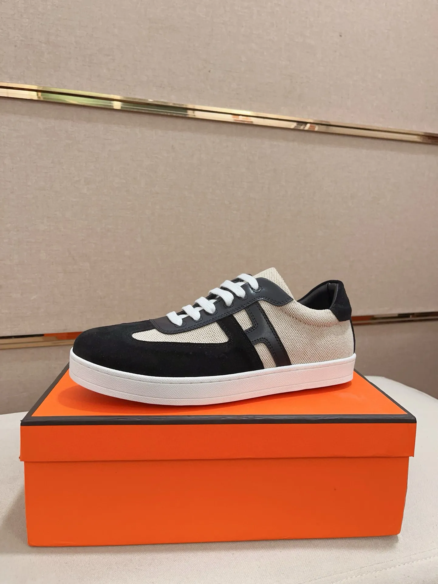 Men's clothing and shoes💰: 400💰《HERMES》【Classic Original Version】Hermès; Top 🔝 Purchasing Agency 🔍🔍Men's latest 🇺🇸 counter sales simultaneously, original ▲▲cowhide imported from Italy ▲▲Exquisite workmanship (Italian 🇮🇹Imported water-dyed 🐂cowhide lining) sole: original sole provided by the original factory, ⚠️exclusive double-layer activity·TPR·rubber·combined molded outsole; Code number: 38-44 (45/46 can be customized, non-refundable)